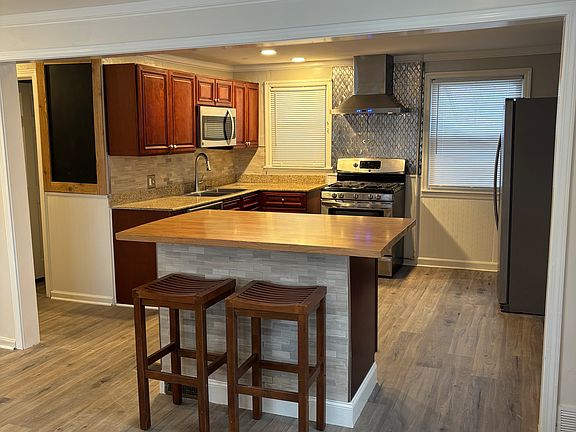 3rd image of 4765 N Bailey Ave #2
