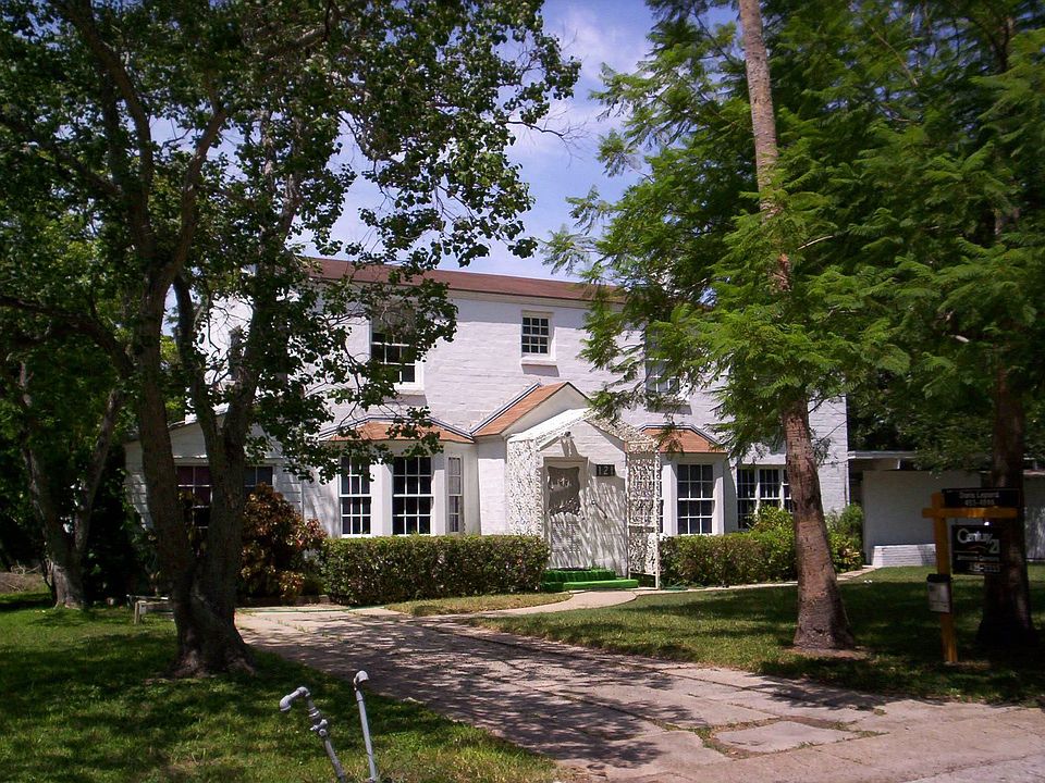 121 Orange Grove Dr - Front