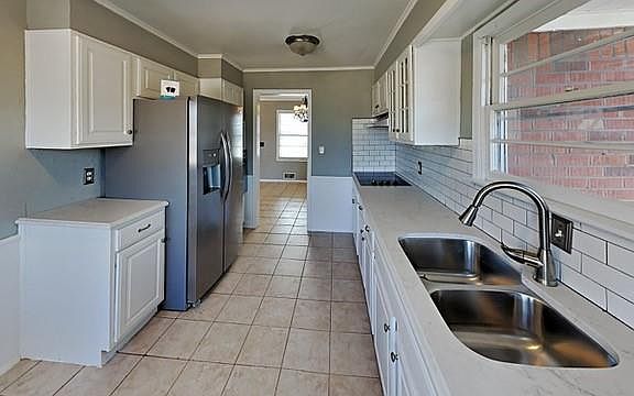 4th image of 2225 Ashley Dr