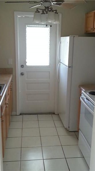 2nd image of 2127 Van Buren St APT 201