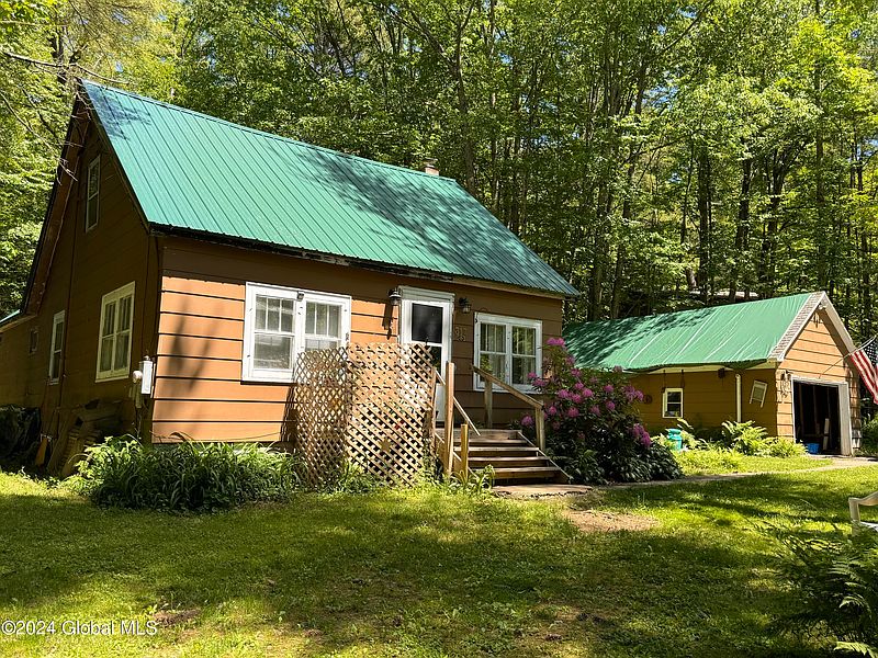 2nd image of 317 Lampman Road