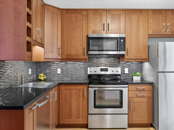 11226 Providence Ln, Eden Prairie, MN 55344