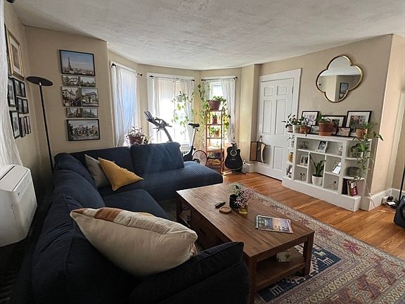 2nd image of 152 Kelton St #1