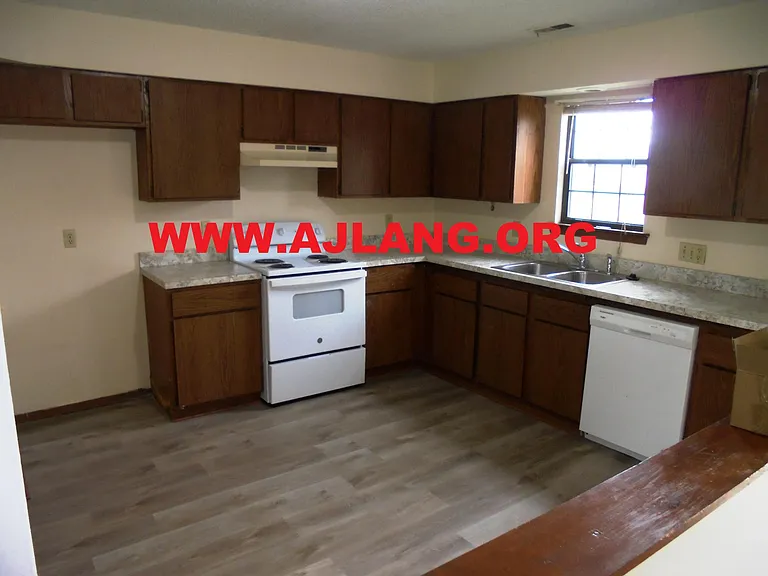 1003 Natalie Dr — Photo 4