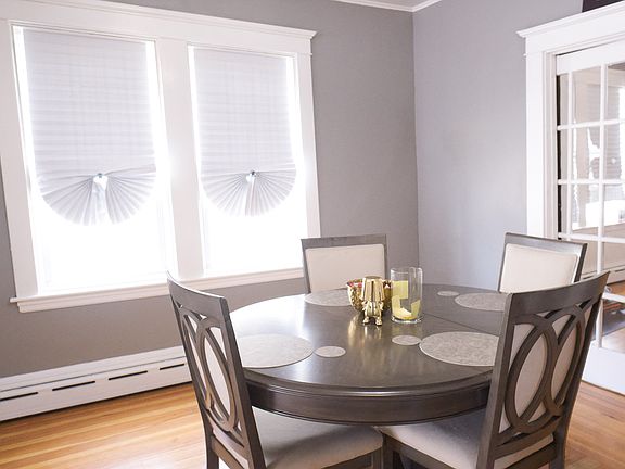 2nd image of 135-137 Clara St #135