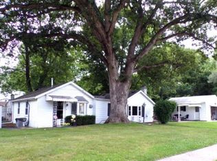 4802 11th St #A, Moline, IL 61265