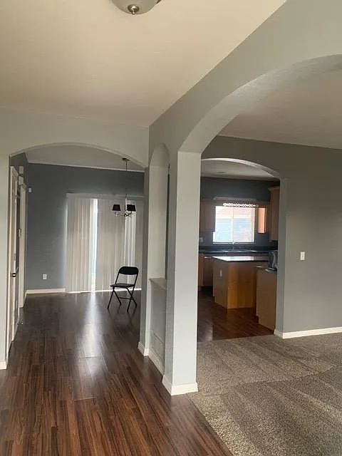 166 S 45th Ave — Photo 3