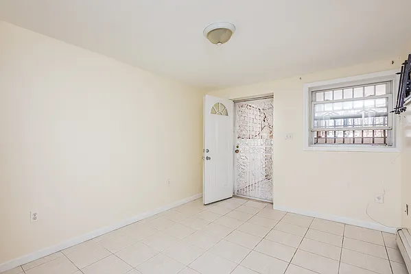 Rented by Modern Spaces | media 3