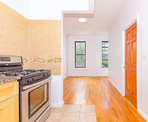 1st image of 518 Willoughby Ave #9N