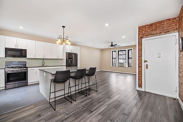 1st image of 5 Pinehurst Ave APT 4B