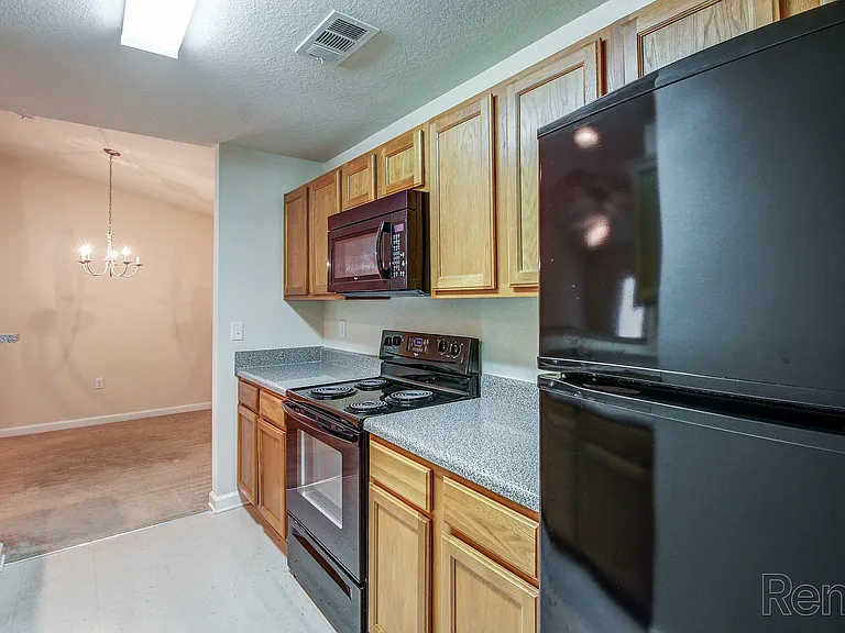 Holston Ridge Apartments — Photo 12