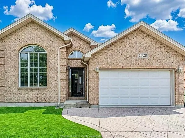 1328 Imperial Cres, Windsor, ON N9G 2T5