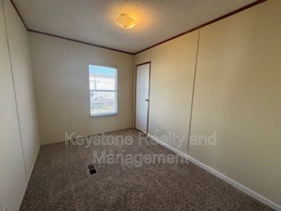 4th image of 805 Monroe Ln