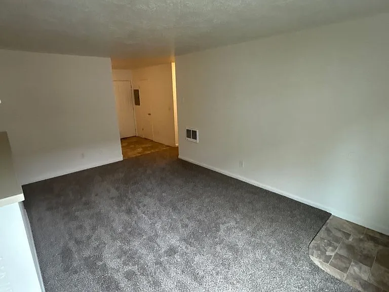 2469 Lee St SE — Photo 3