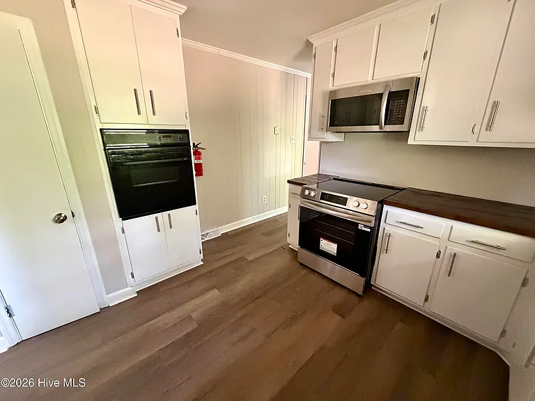 27 Vermont Ave — Photo 18