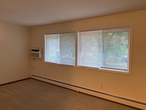 3rd image of 2600 Bryant Ave S APT 206