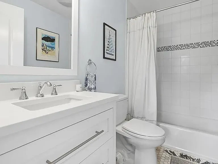 115 F St #1 — Photo 10