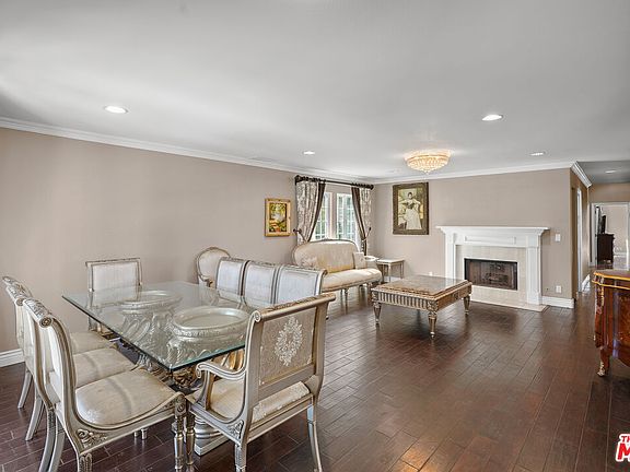 3rd image of 2027 Manning Ave