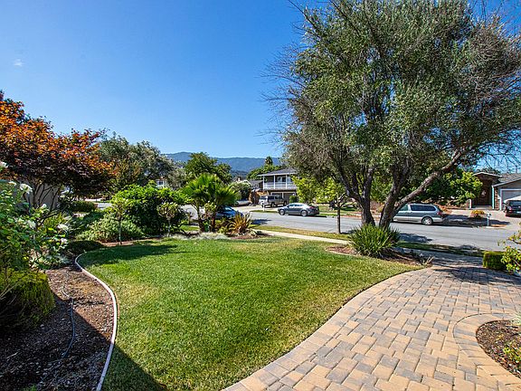 3rd image of 6460 Camelia Dr