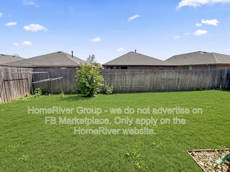 19221 Blanco Dr — Photo 16