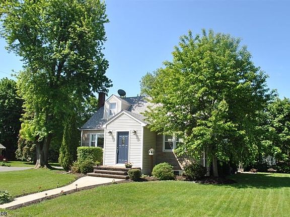 2nd image of 240 Rosehill Ave
