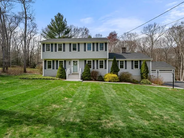 18 Black Pond Hill Rd, Norwell, MA 02061