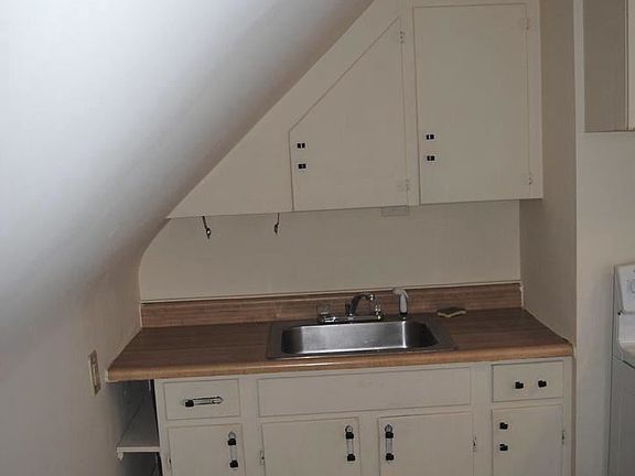 4th image of 711 Oak Hill Ave APT 3