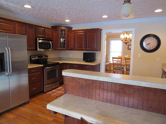 4th image of 23028 Kestrel Dr