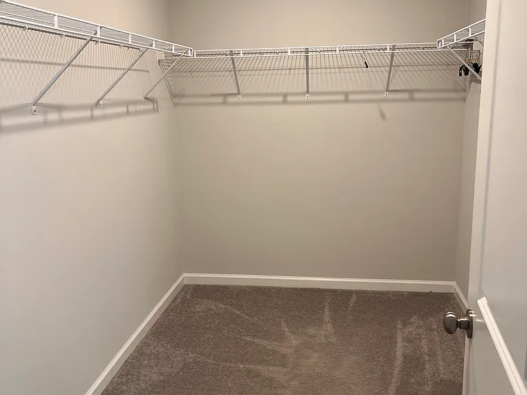 Primary bedroom - closet