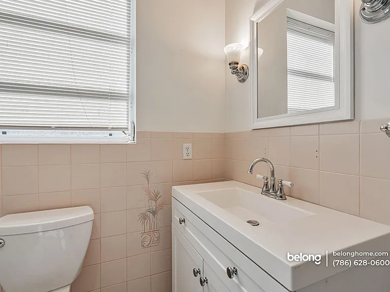 6235 4th St — Photo 29