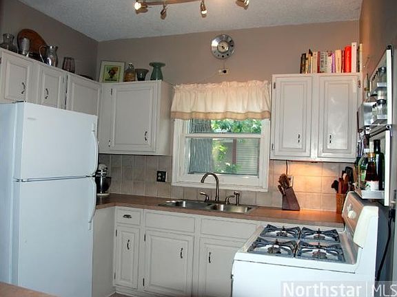 3rd image of 4525 Drew Ave S
