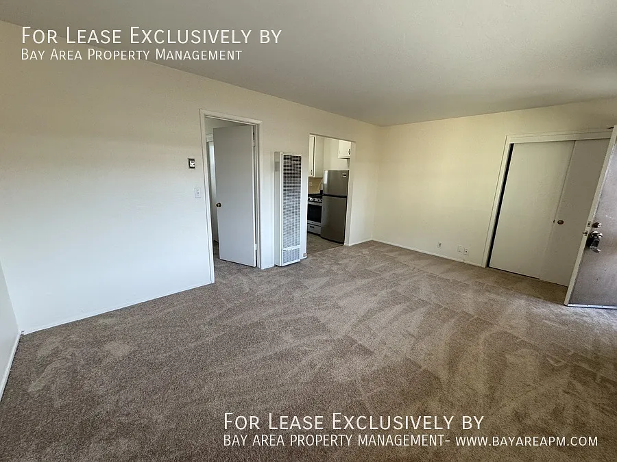 Building Photo - 1445 Ebener St #4