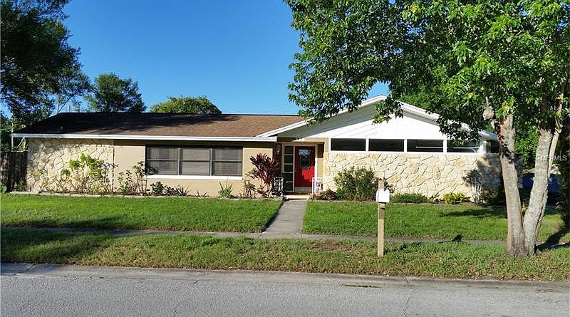 1st image of 326 Robin Hill Dr