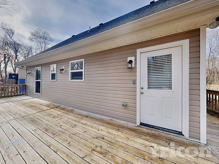 1026 Chelsea Dr — Photo 15