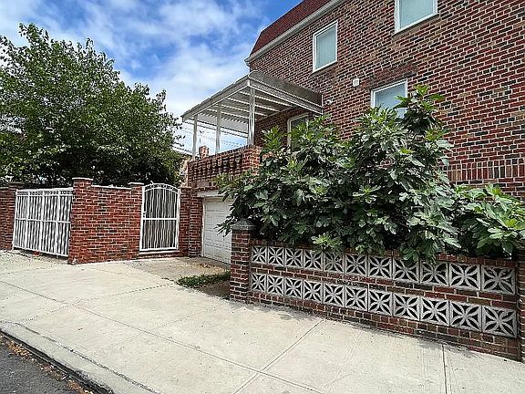 3rd image of 342 Bay 11 St