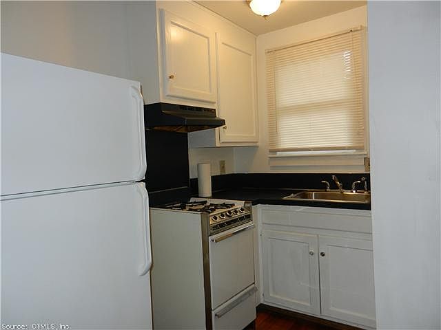 2nd image of 125 Columbia St APT 1