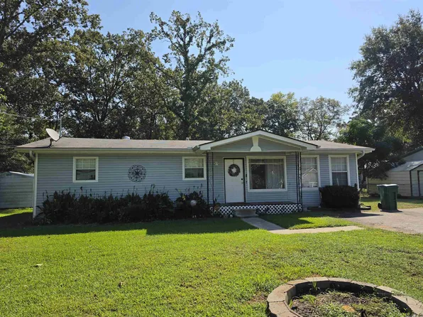 1403 McGehee St, White Hall, AR 71602