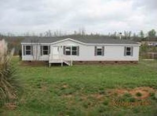 132 Robins Hill Ln, Statesville, NC 28677