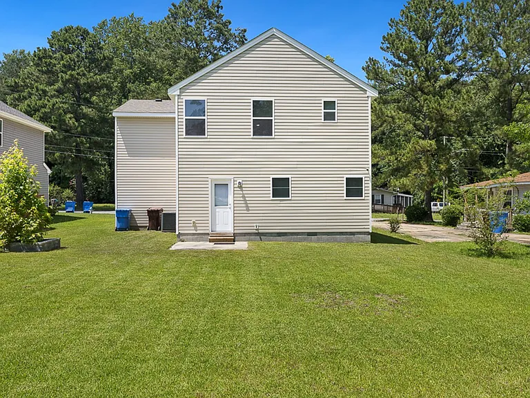 5003 Clifton St — Photo 35