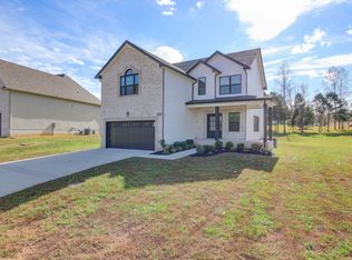 818 Snapdragon Ct, Clarksville, TN