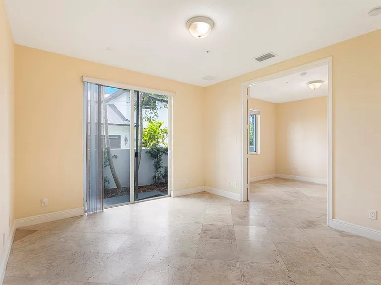 3028 Waterside Cir — Photo 6