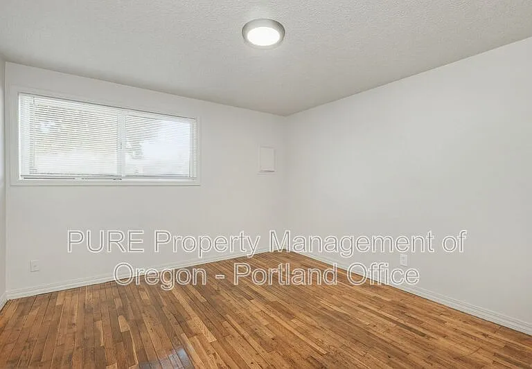 18411 E Burnside St #105 — Photo 15