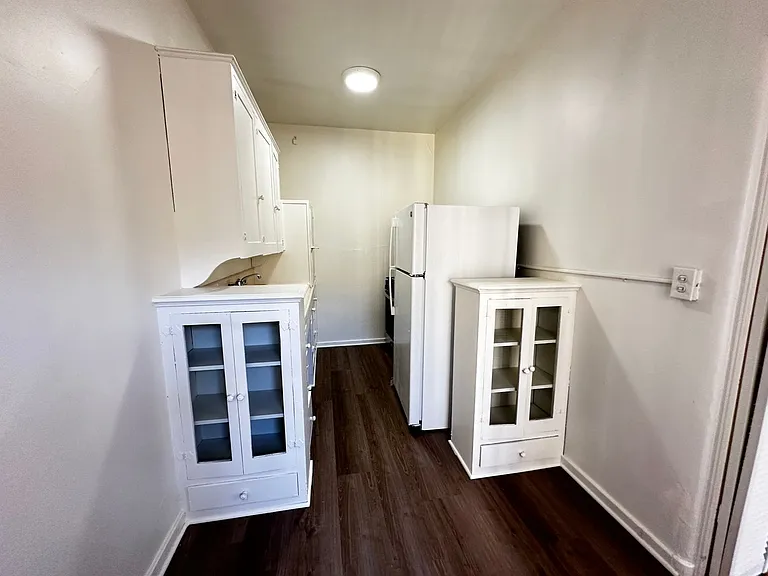 213 S Jackson St — Photo 13