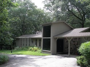W345S4011 Virgin Forest Dr, Dousman, WI 53118