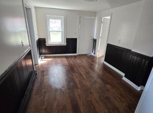 135 Willow St #B, Meriden, CT 06450