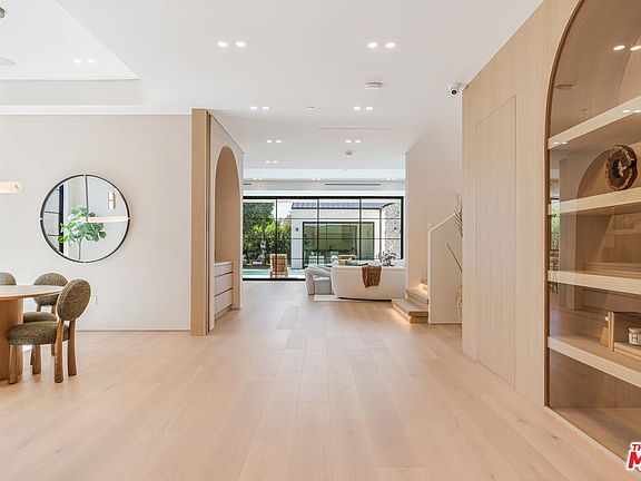 2nd image of 16723 La Maida St