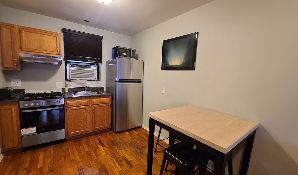 1st image of 17 Stanton St #5B