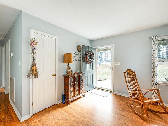 4th image of 3105 Horseshoe Rd