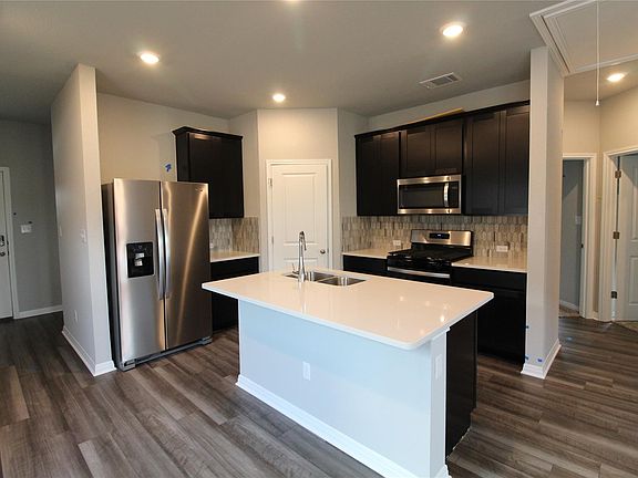 2nd image of 504 Dayspring Cv