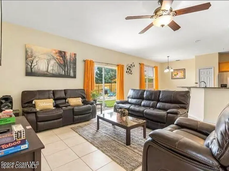 463 Eldron Blvd NE — Photo 9